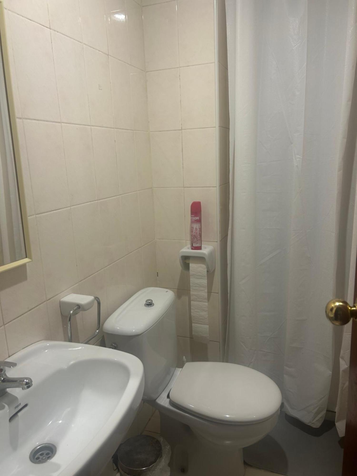 Апартаменти Habitacion Doble En Figueres Фігерас Екстер'єр фото